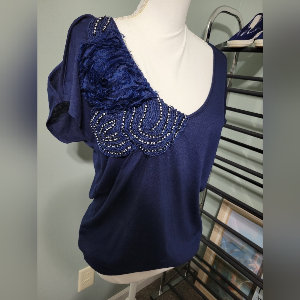 -Daytrip-short sleeved- navy blue embellished